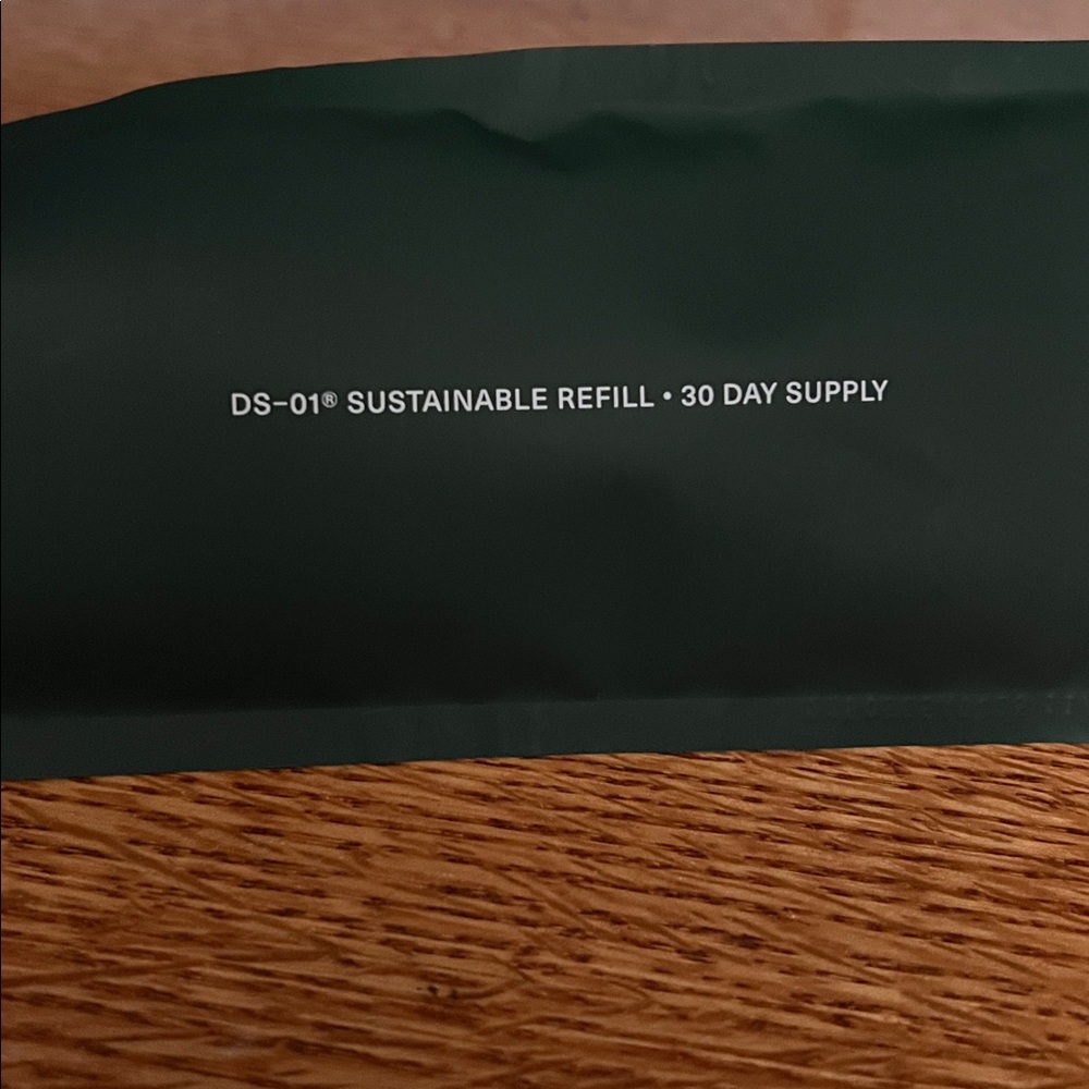 Seed DS-01 Daily Synbiotic probiotic prebiotic supplement in glass and refill - Picture 4 of 5